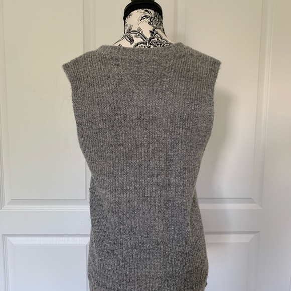 Knit sleeveless sweater - Picture 2 of 3